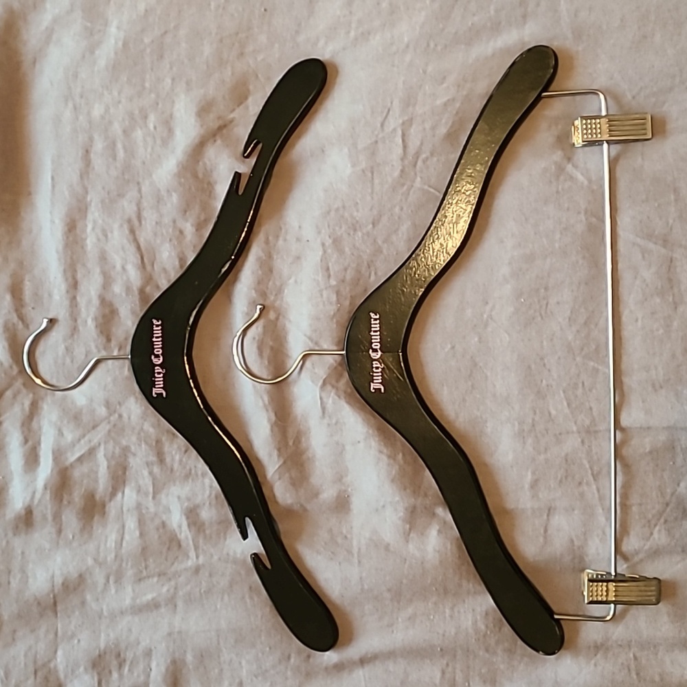 2/$20 *Clearout* EUC Juicy Couture 2 hanger set